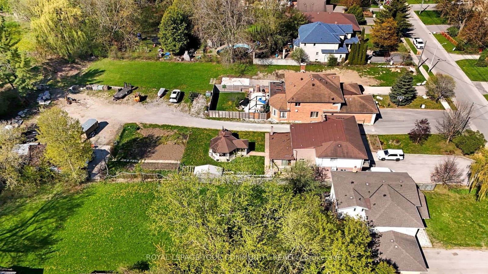 197 Douglas Road thumbnail 6