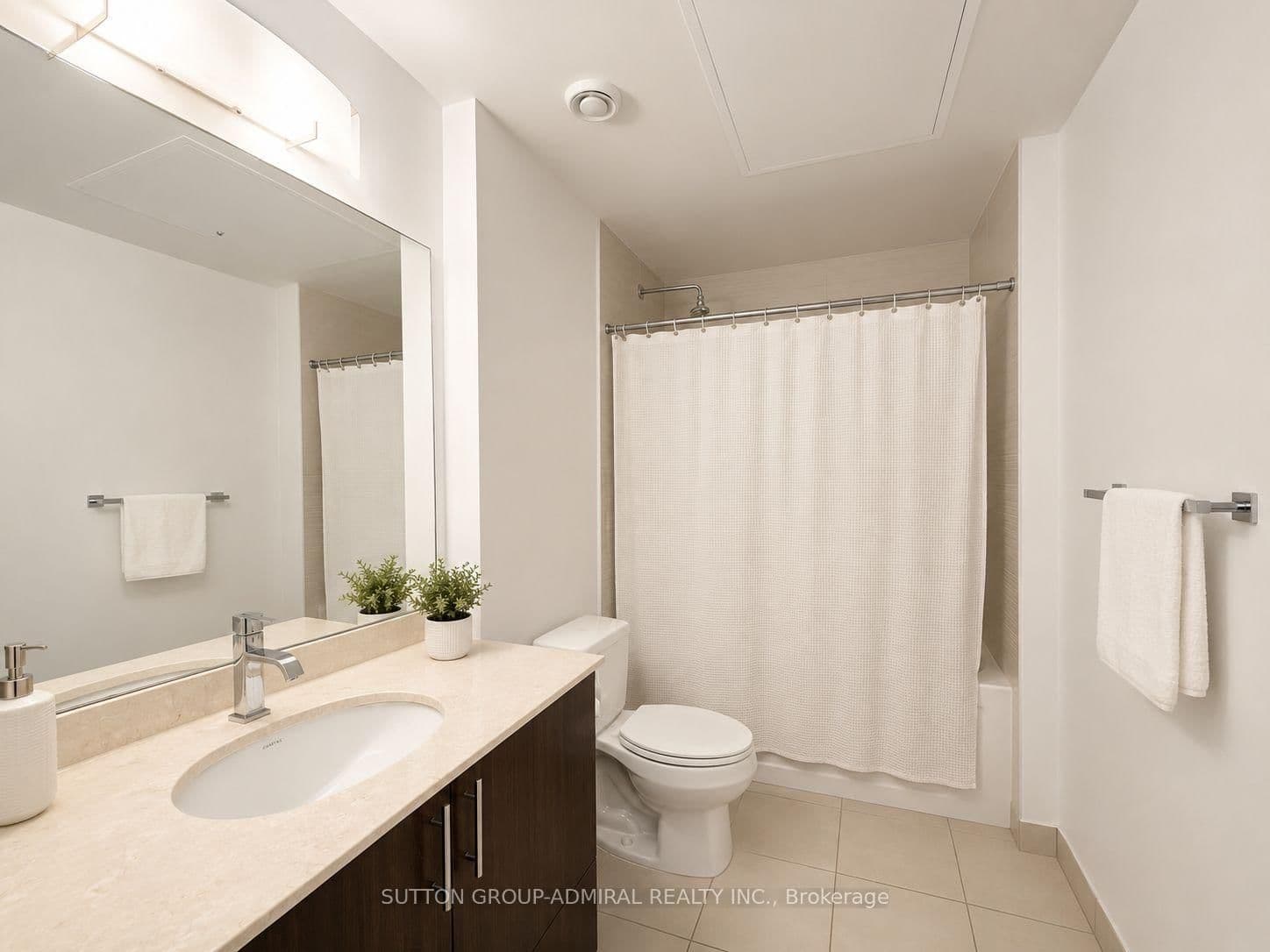 7165 Yonge Street, Unit 1915 thumbnail 5