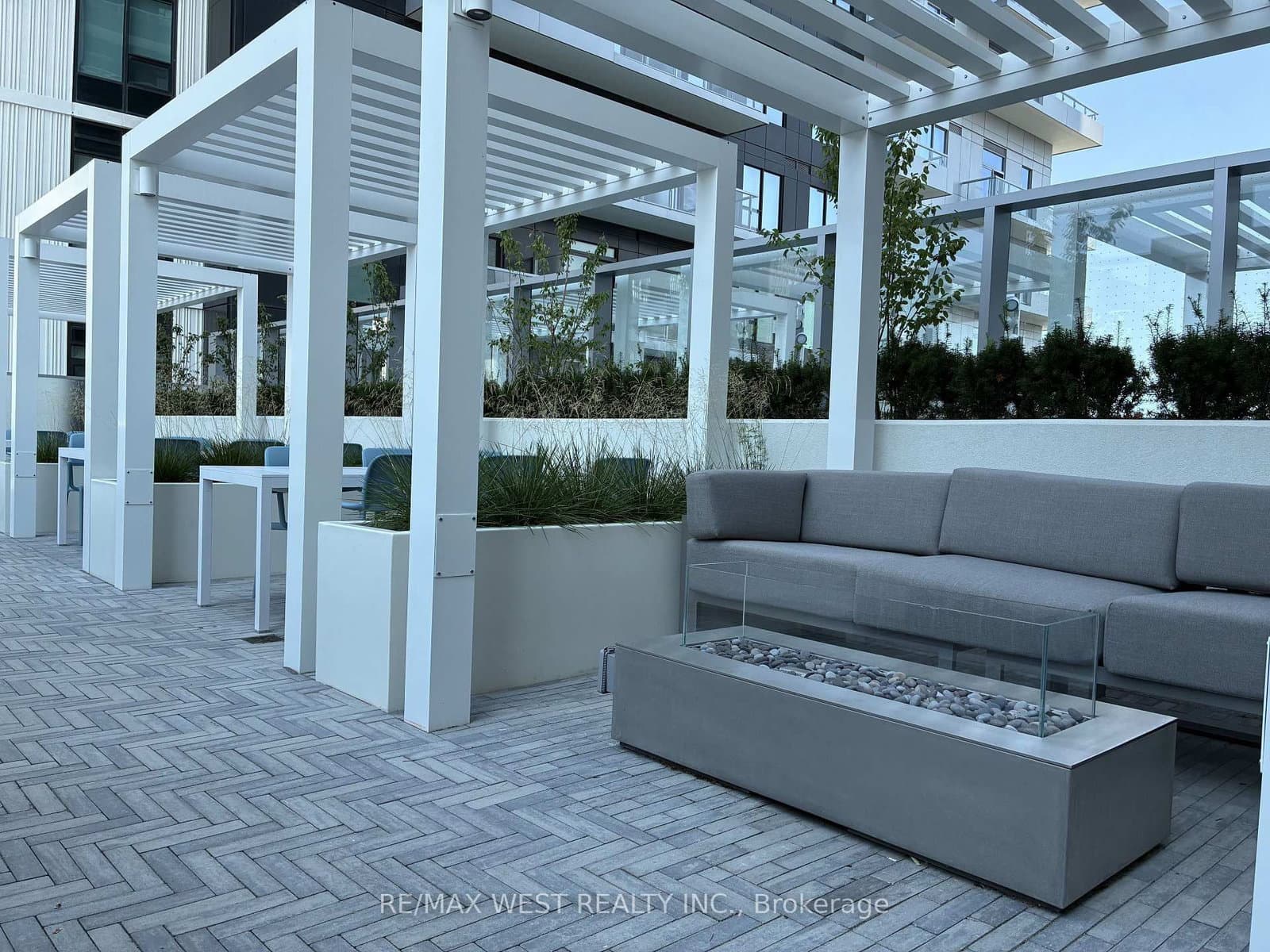 21 Meadowdale Road, Unit 1004 thumbnail 34