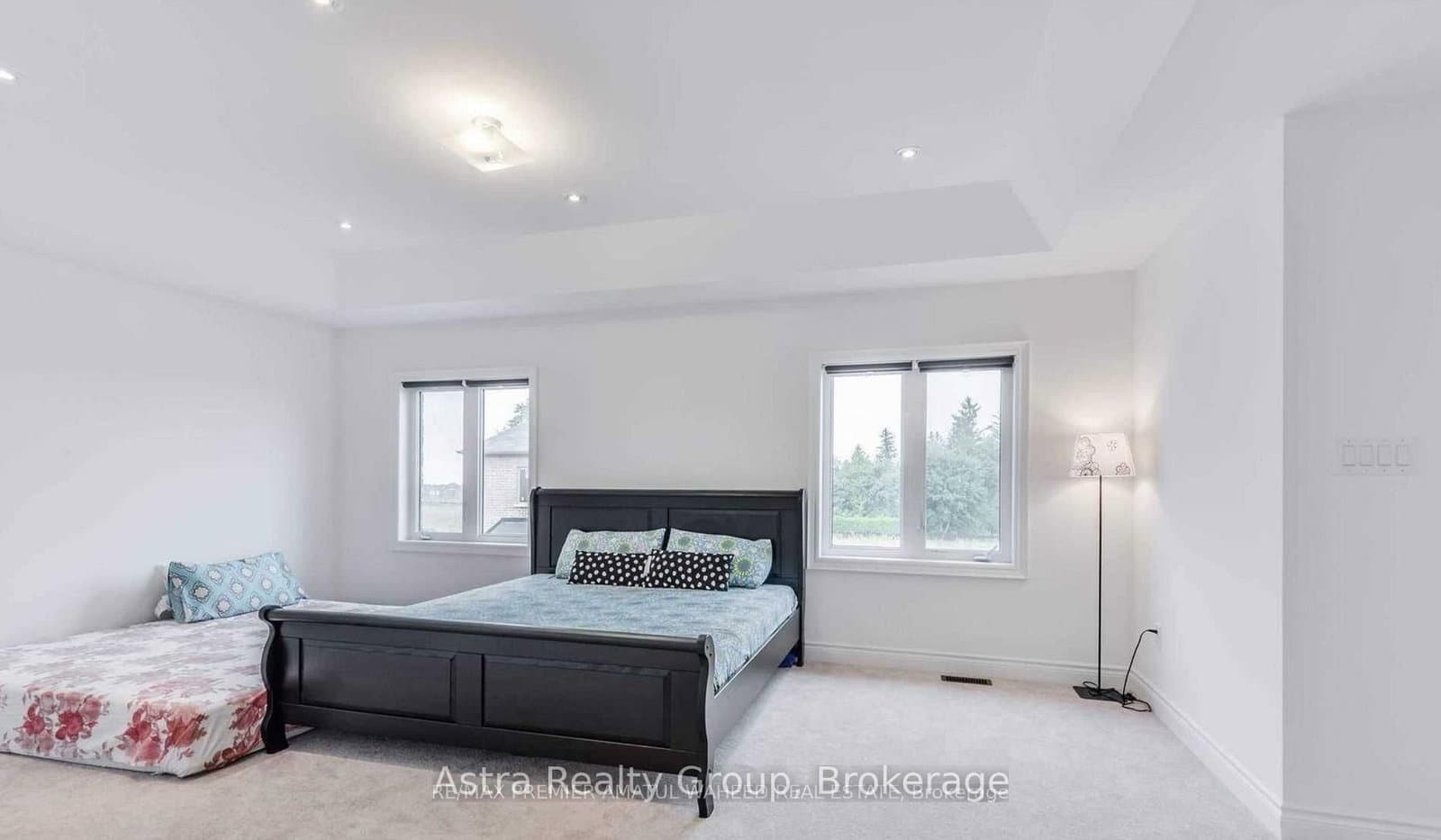 596 Mactier Drive thumbnail 8