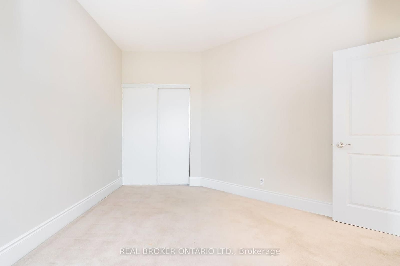 18 Harding Boulevard, Unit PH208 thumbnail 10