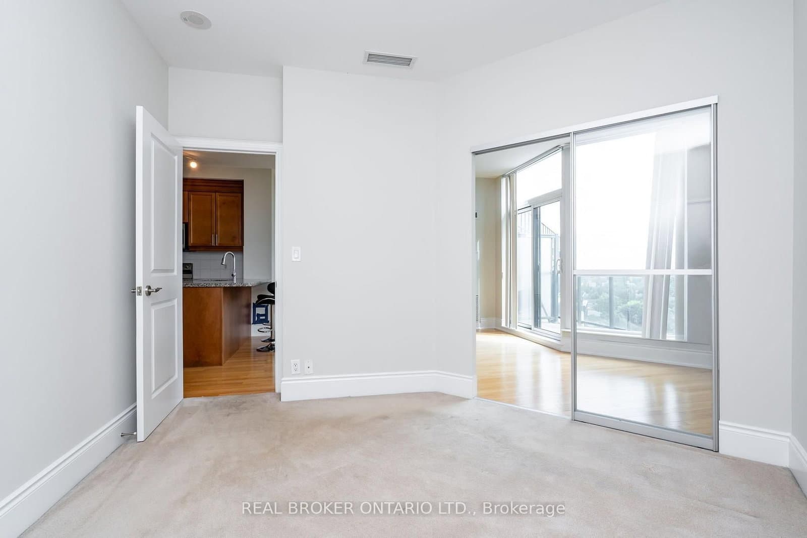 18 Harding Boulevard, Unit PH208 thumbnail 11