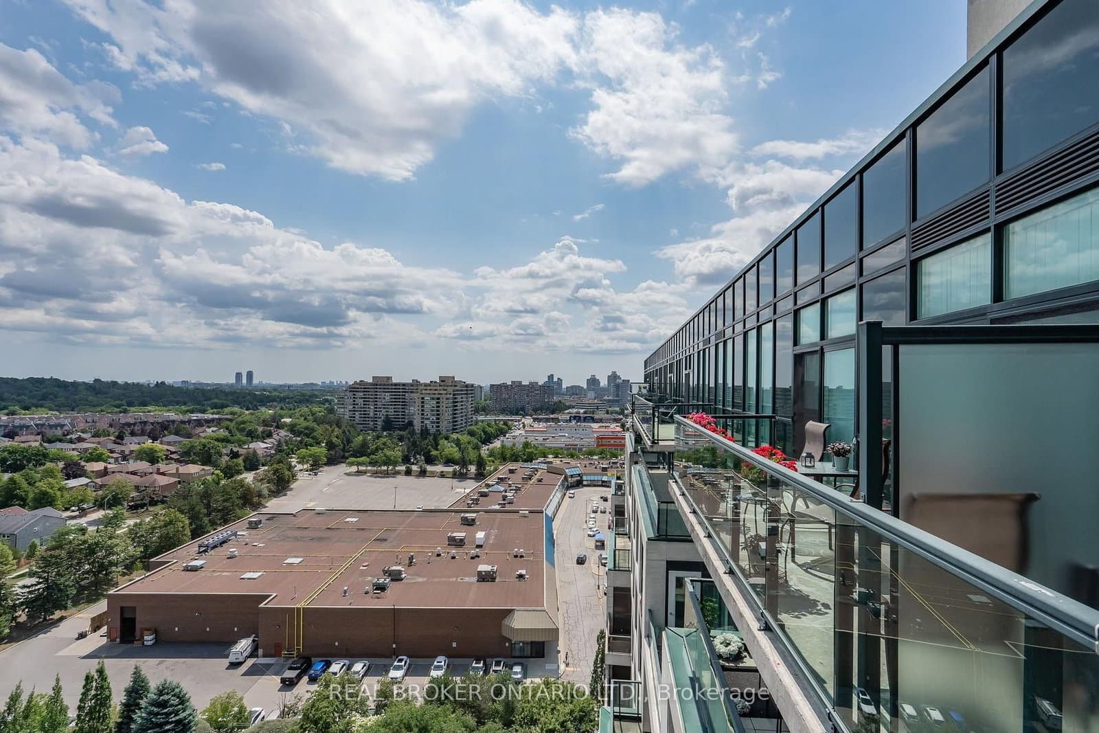 18 Harding Boulevard, Unit PH208 thumbnail 14