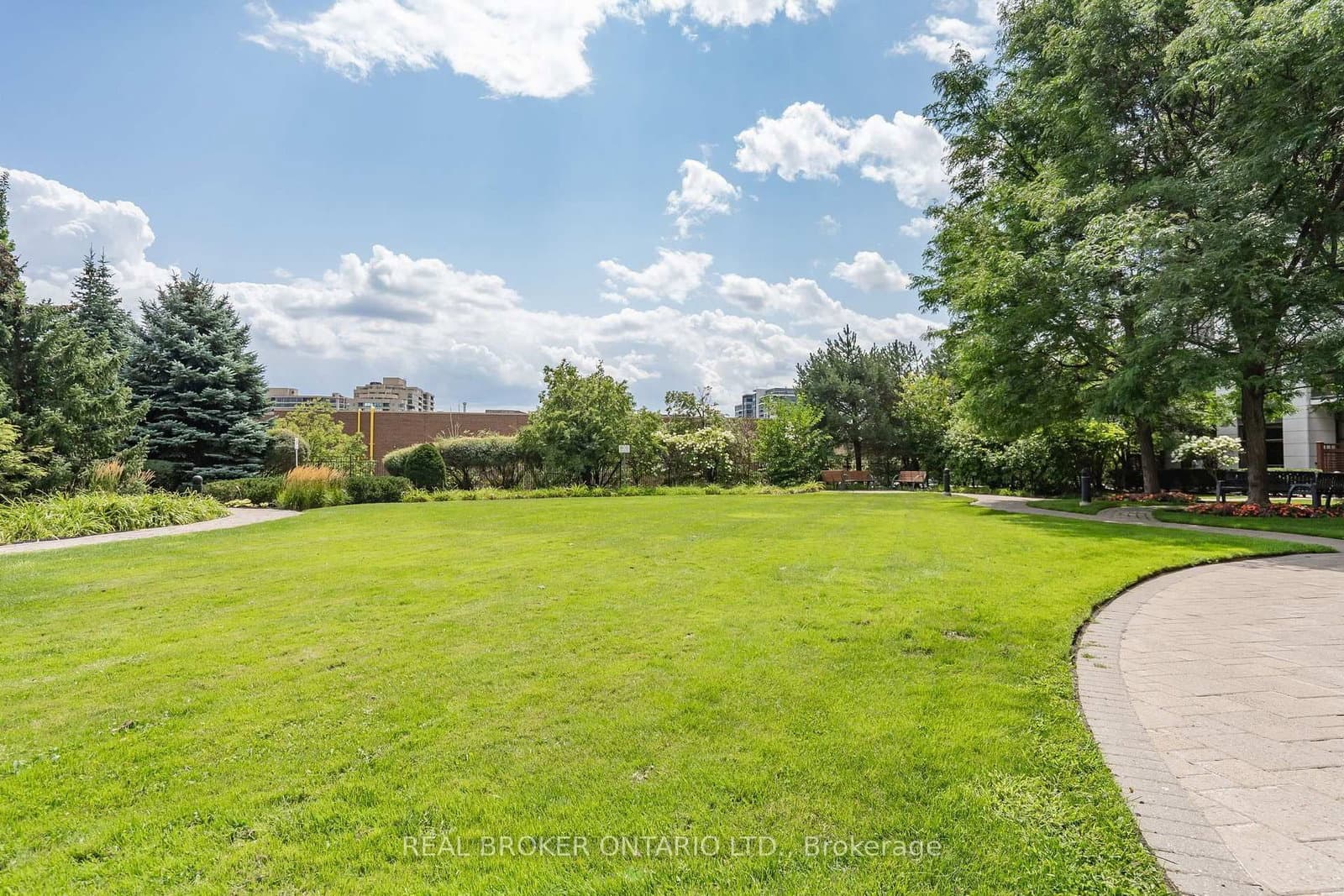 18 Harding Boulevard, Unit PH208 thumbnail 22