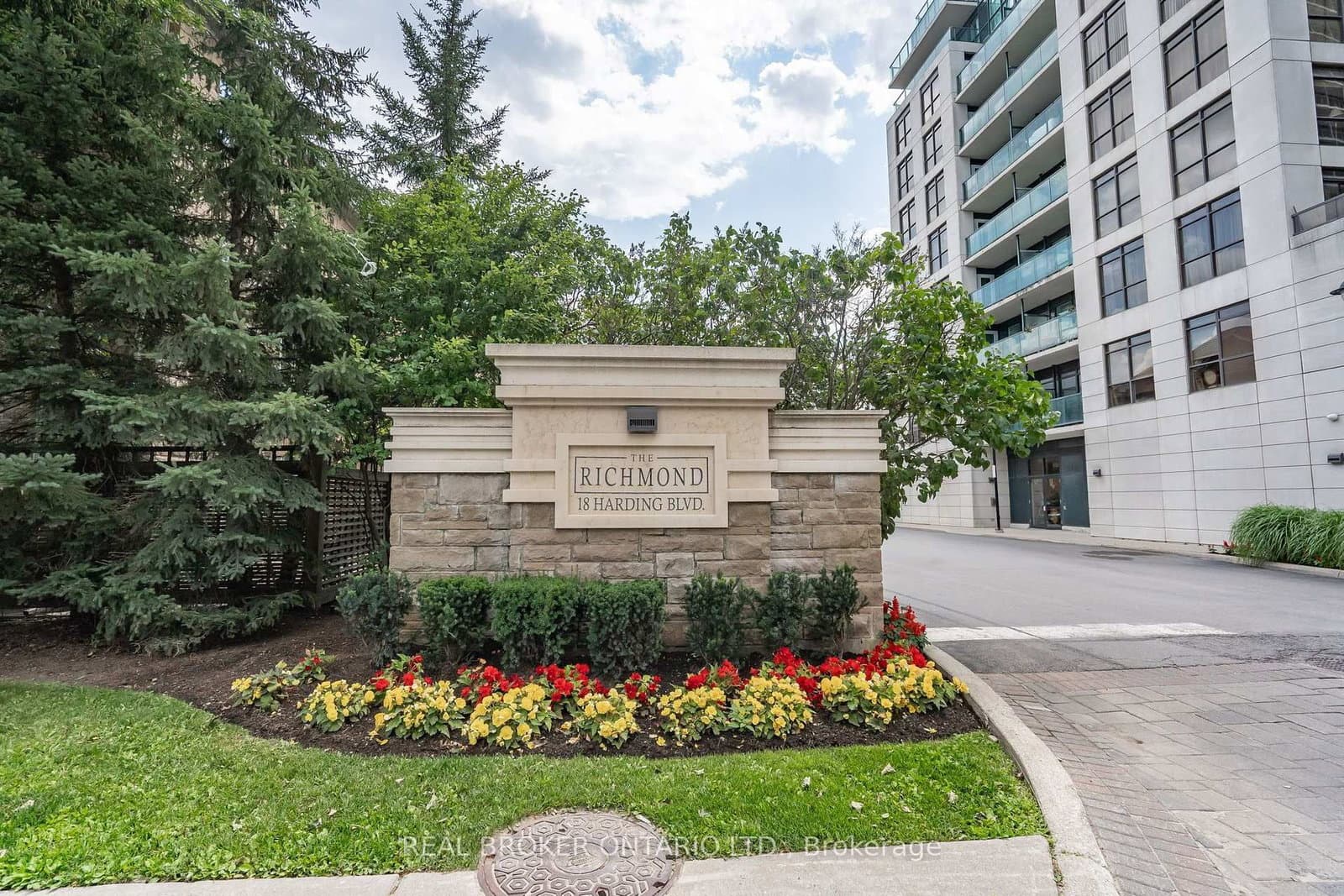 18 Harding Boulevard, Unit PH208 thumbnail 23