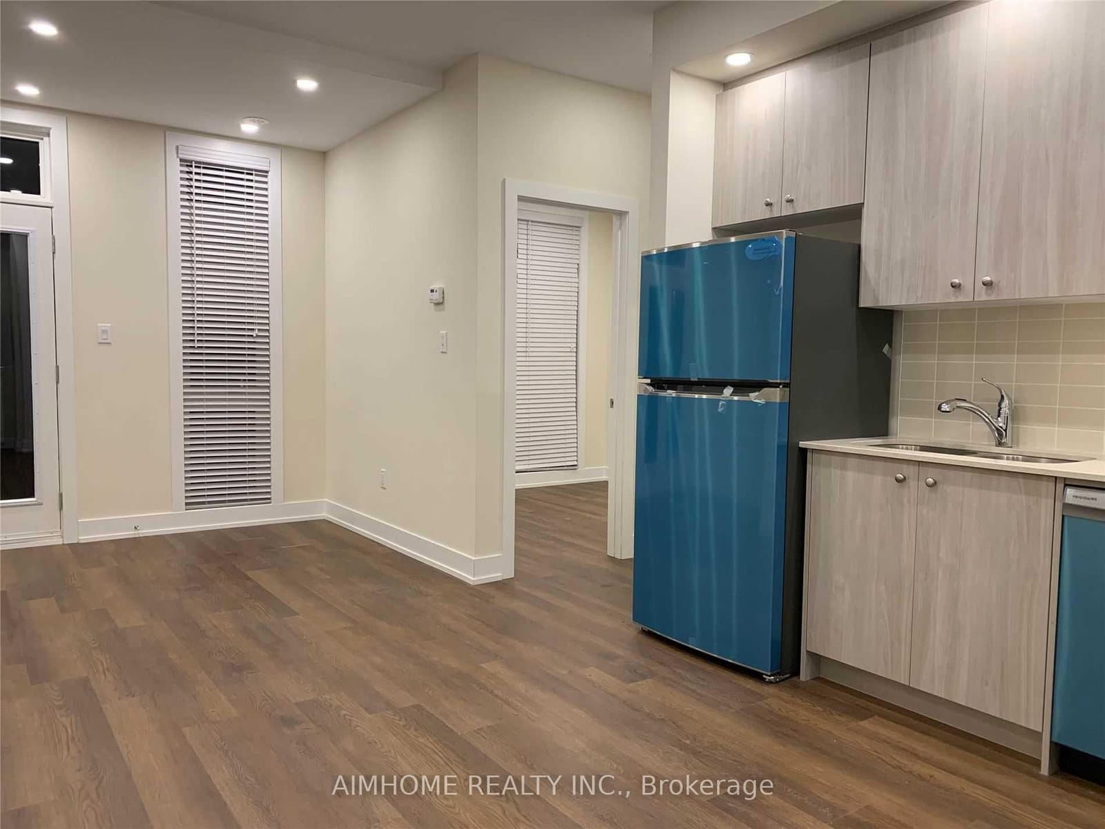 1 Bond Crescent, Unit 17 thumbnail 4