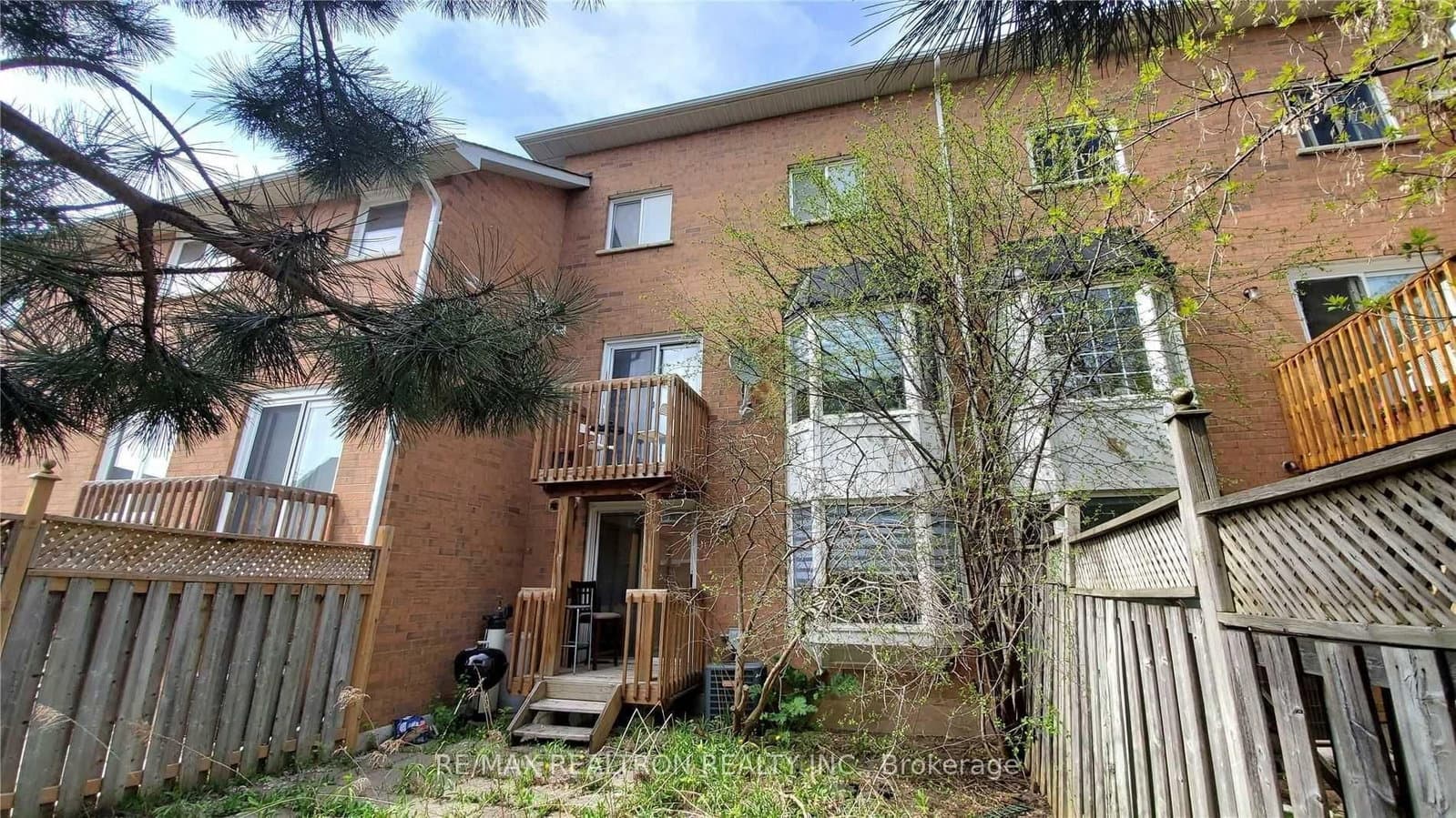 102 Royal Chapin Crescent thumbnail 20