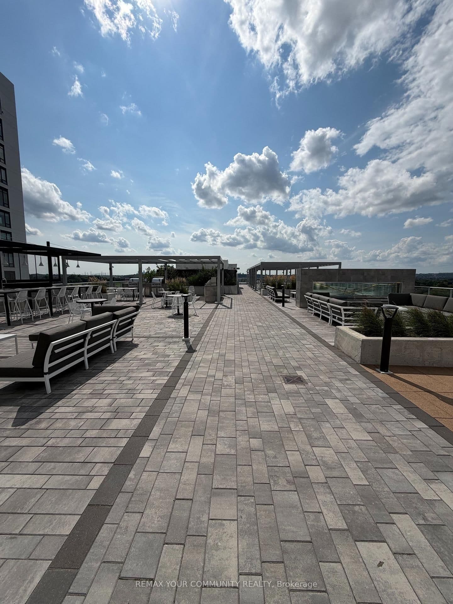 8888 Yonge Street, Unit 803 thumbnail 6