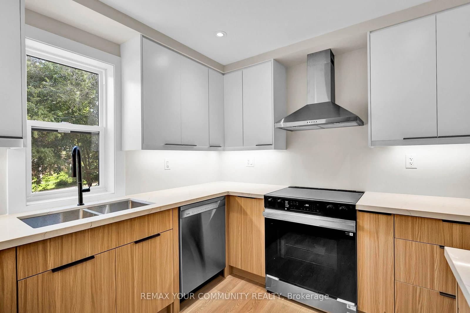 137 Clarence Street thumbnail 12