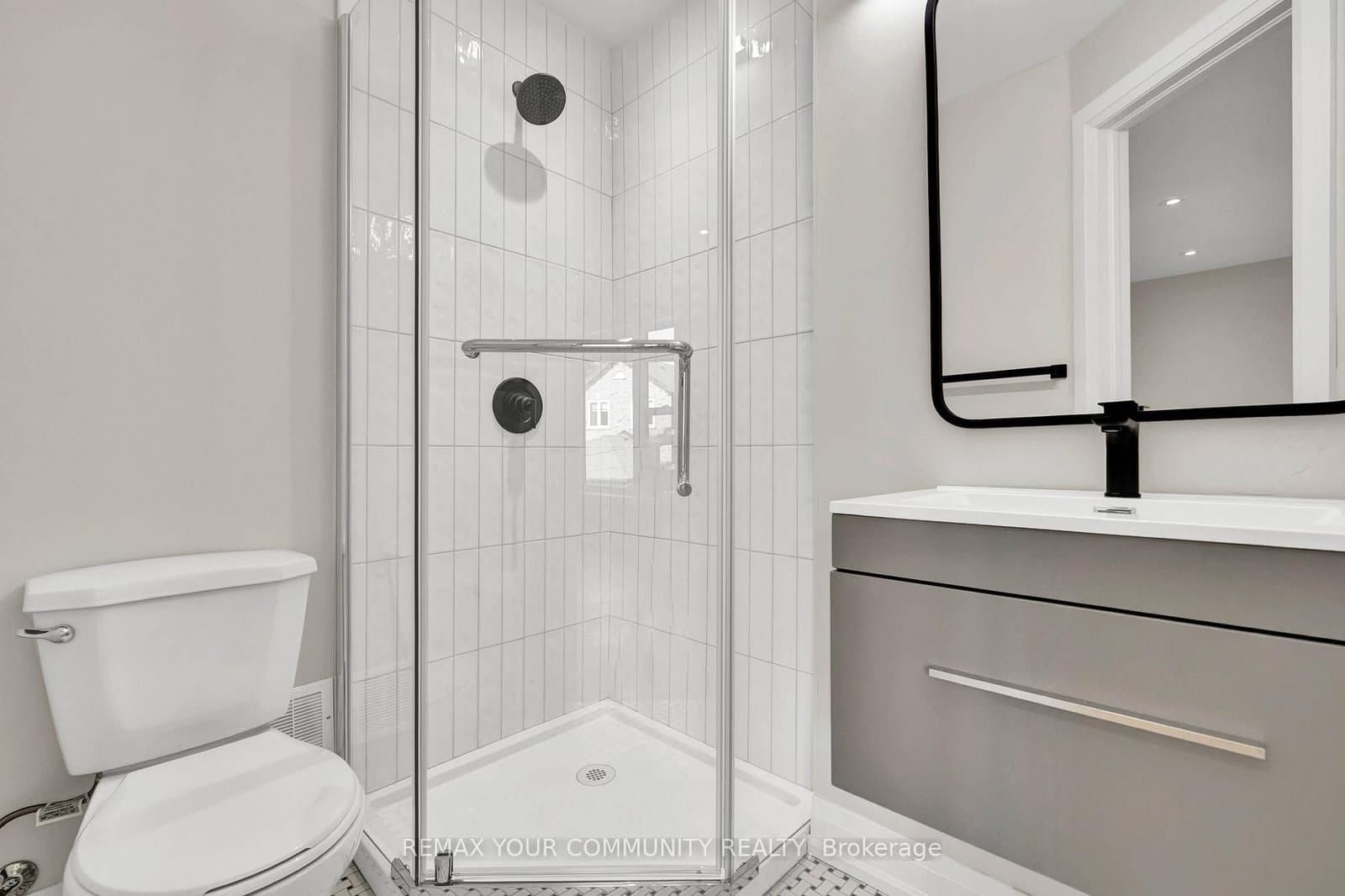 137 Clarence Street thumbnail 19