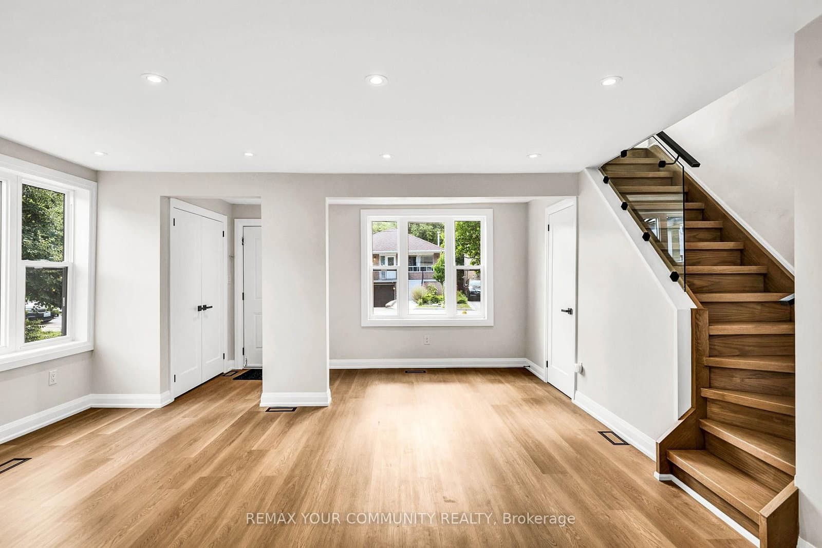 137 Clarence Street thumbnail 5