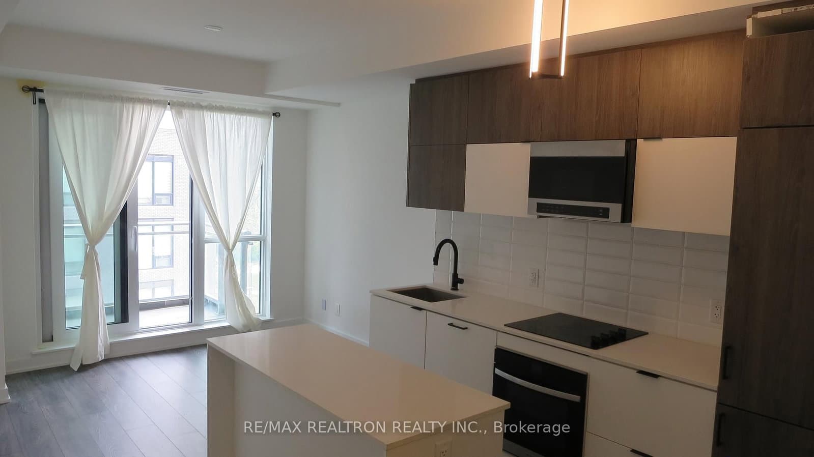 8888 Yonge Street, Unit 508 thumbnail 2