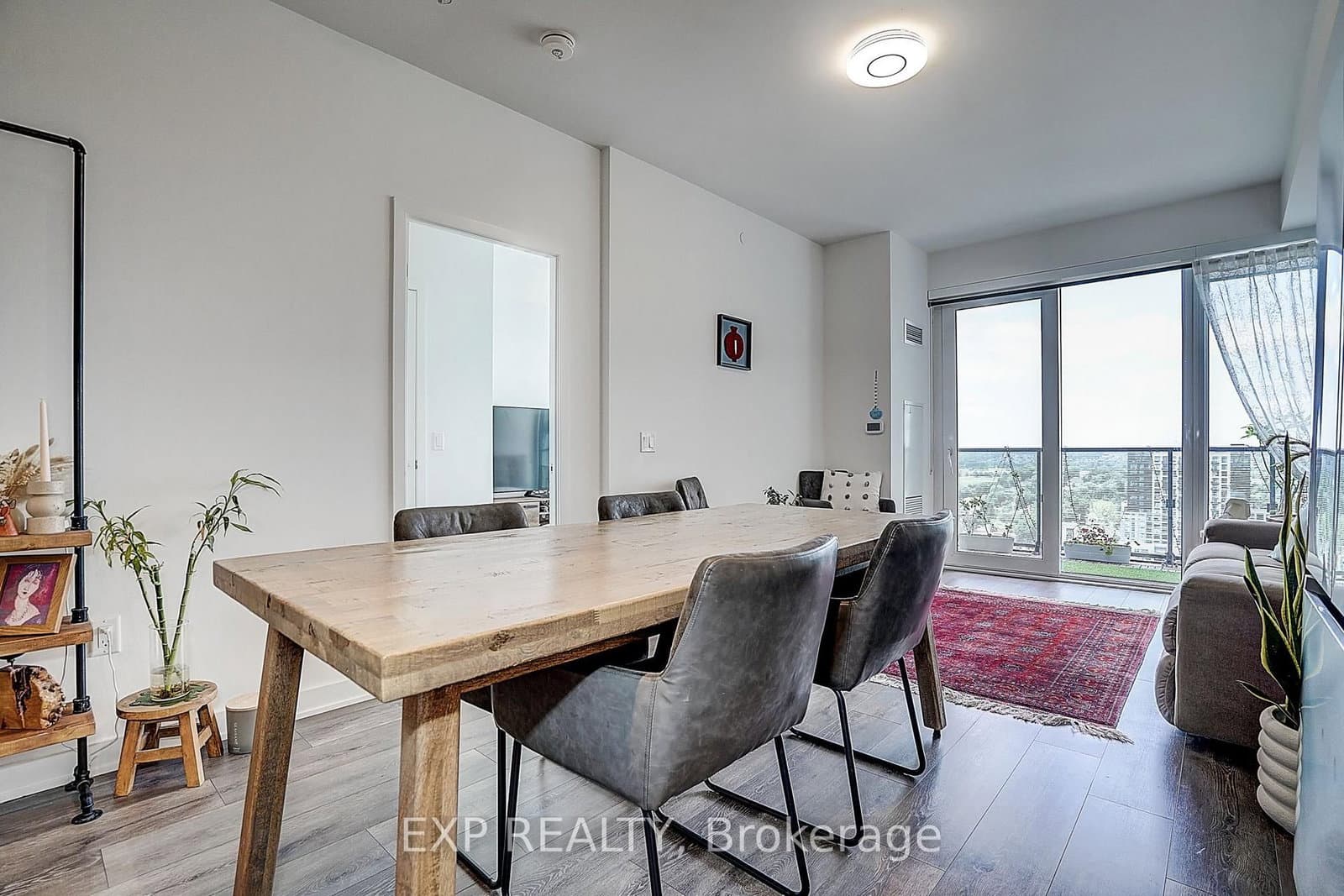 105 Oneida Crescent, Unit 1811 thumbnail 12