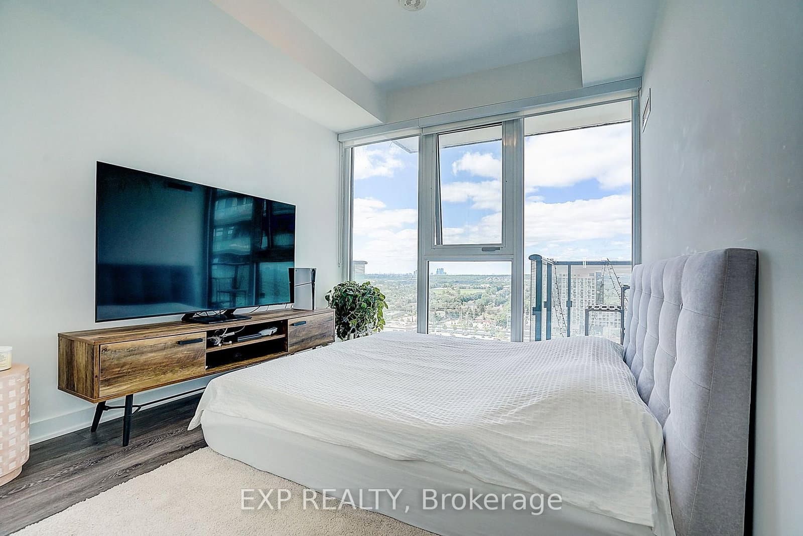 105 Oneida Crescent, Unit 1811 thumbnail 14