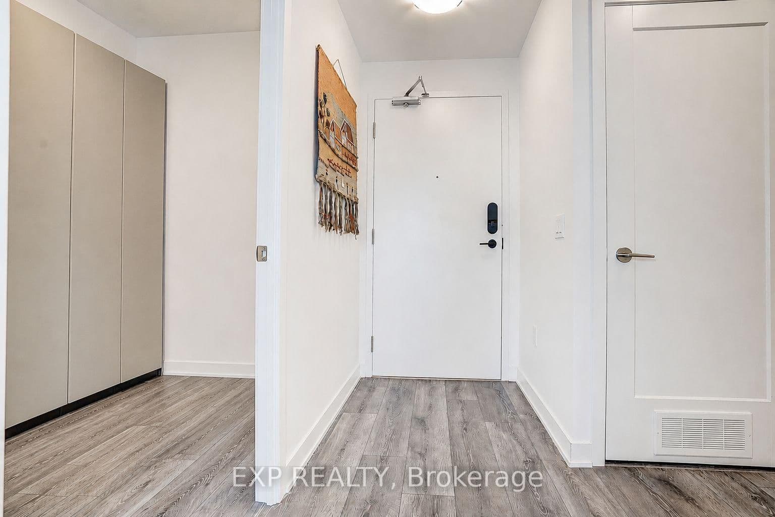 105 Oneida Crescent, Unit 1811 thumbnail 19