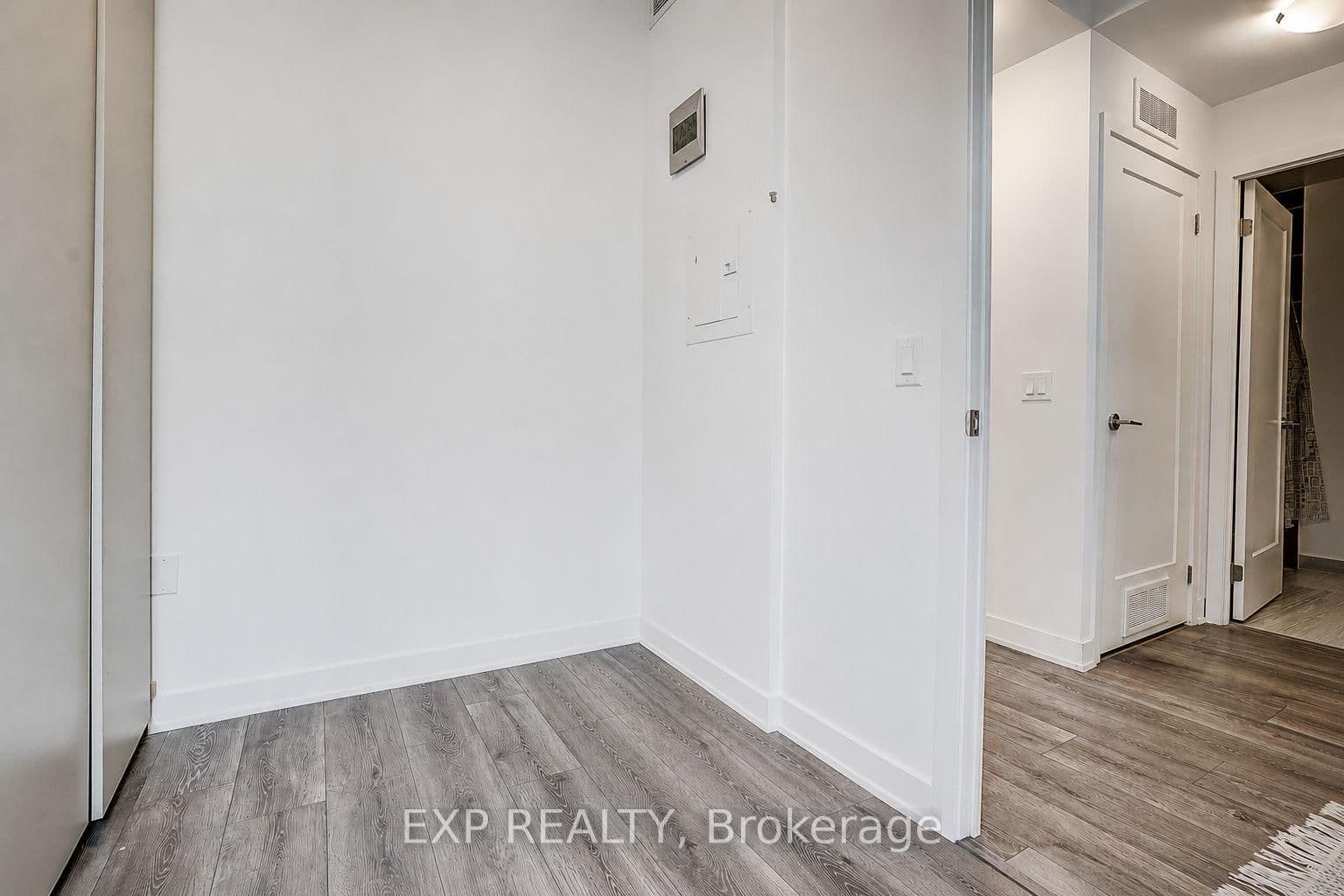 105 Oneida Crescent, Unit 1811 thumbnail 20