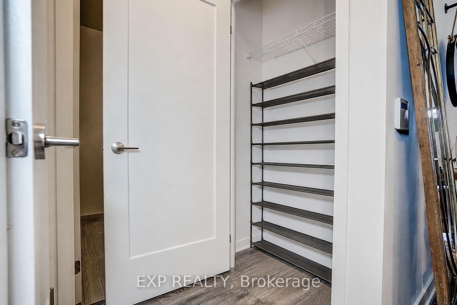 105 Oneida Crescent, Unit 1811 thumbnail 24