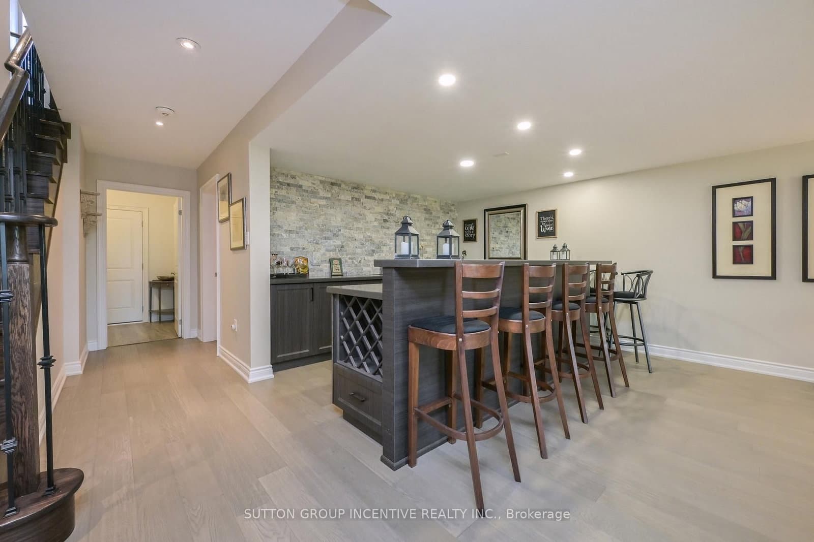4 Westmount Drive thumbnail 31