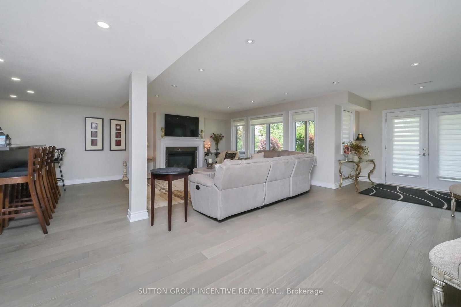 4 Westmount Drive thumbnail 33