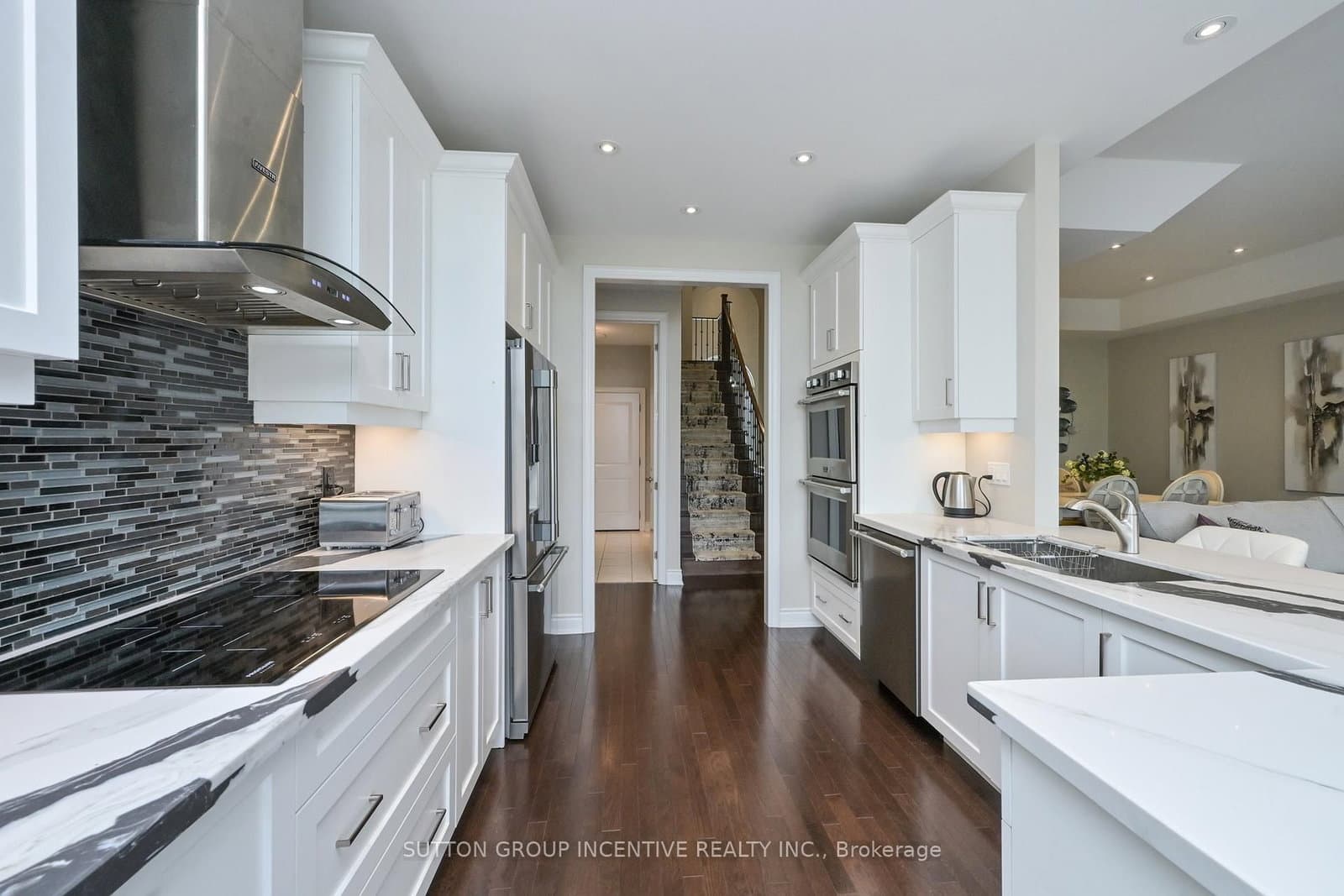 4 Westmount Drive thumbnail 5