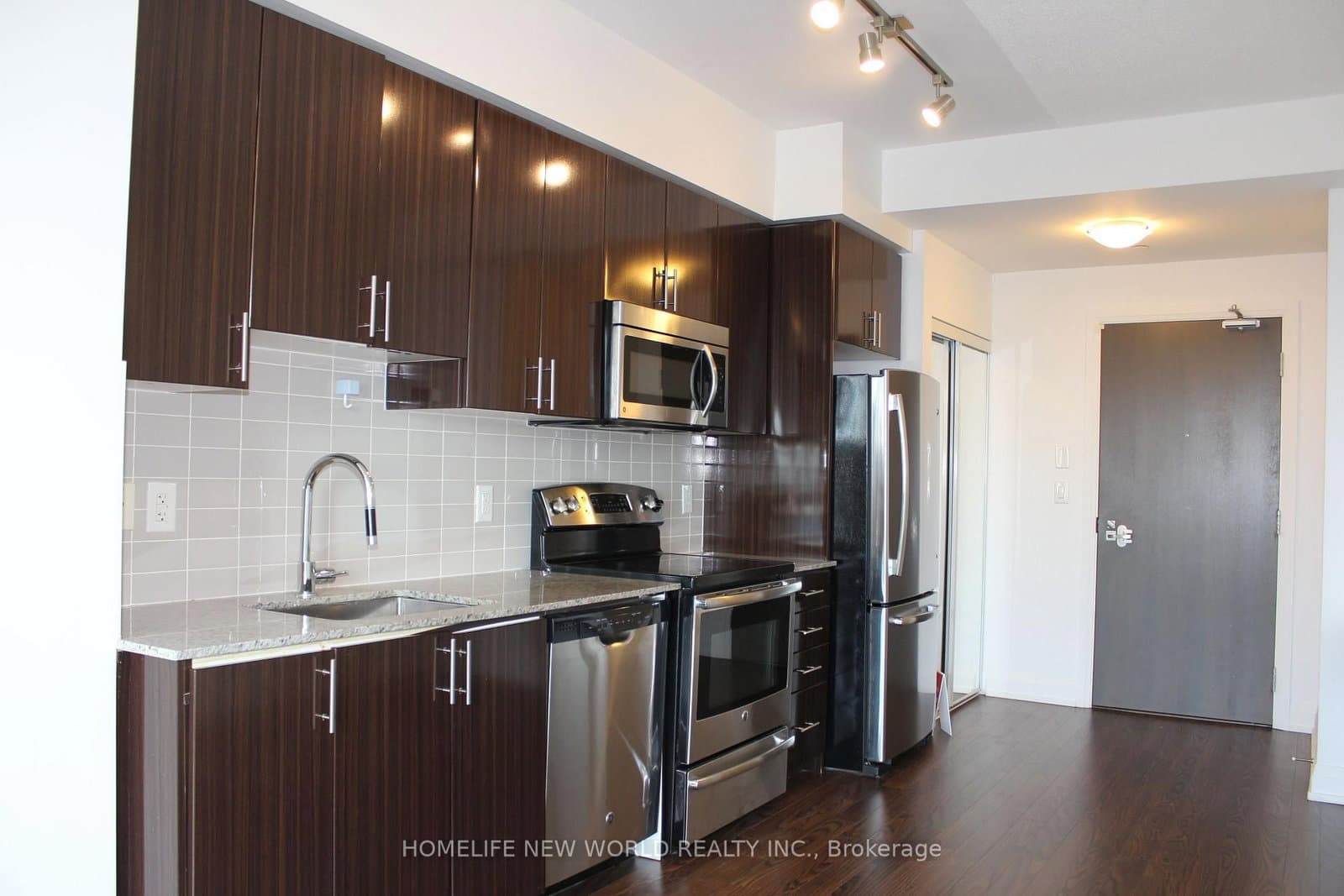 7161 Yonge Street, Unit 2335 thumbnail 10