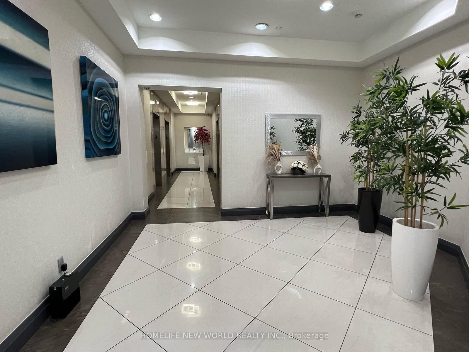 7161 Yonge Street, Unit 2335 thumbnail 5