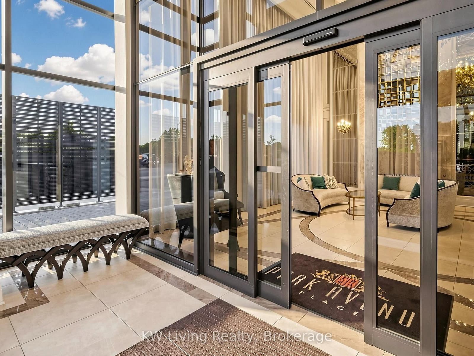 9075 Jane Street, Unit 2104 thumbnail 4