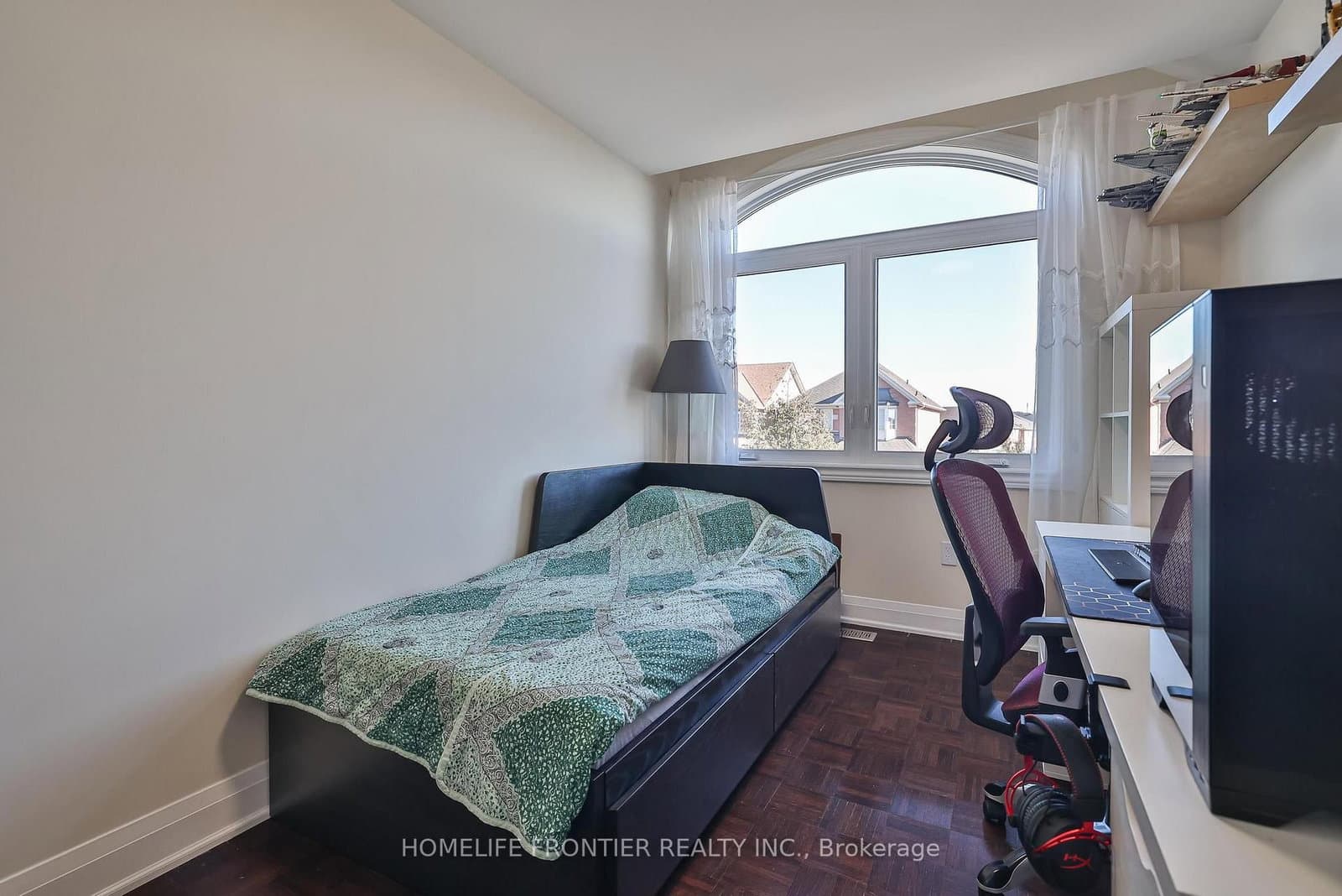 86 Venice Gate Drive thumbnail 29