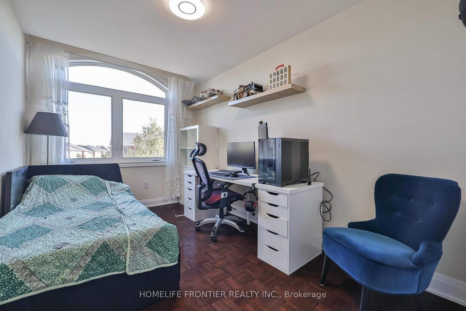 86 Venice Gate Drive thumbnail 31
