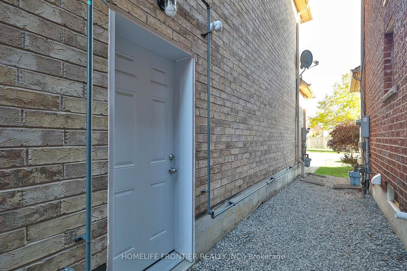 86 Venice Gate Drive thumbnail 41