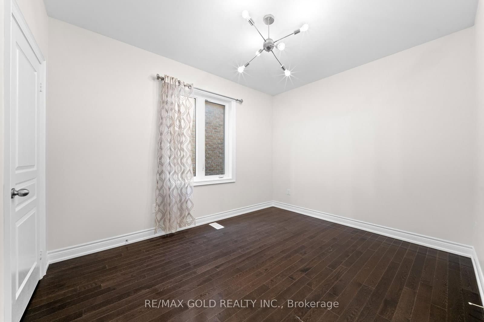 600 Mactier Drive thumbnail 11