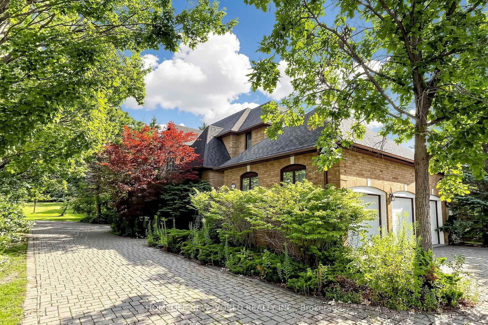 27 Walnut Glen Place thumbnail 3