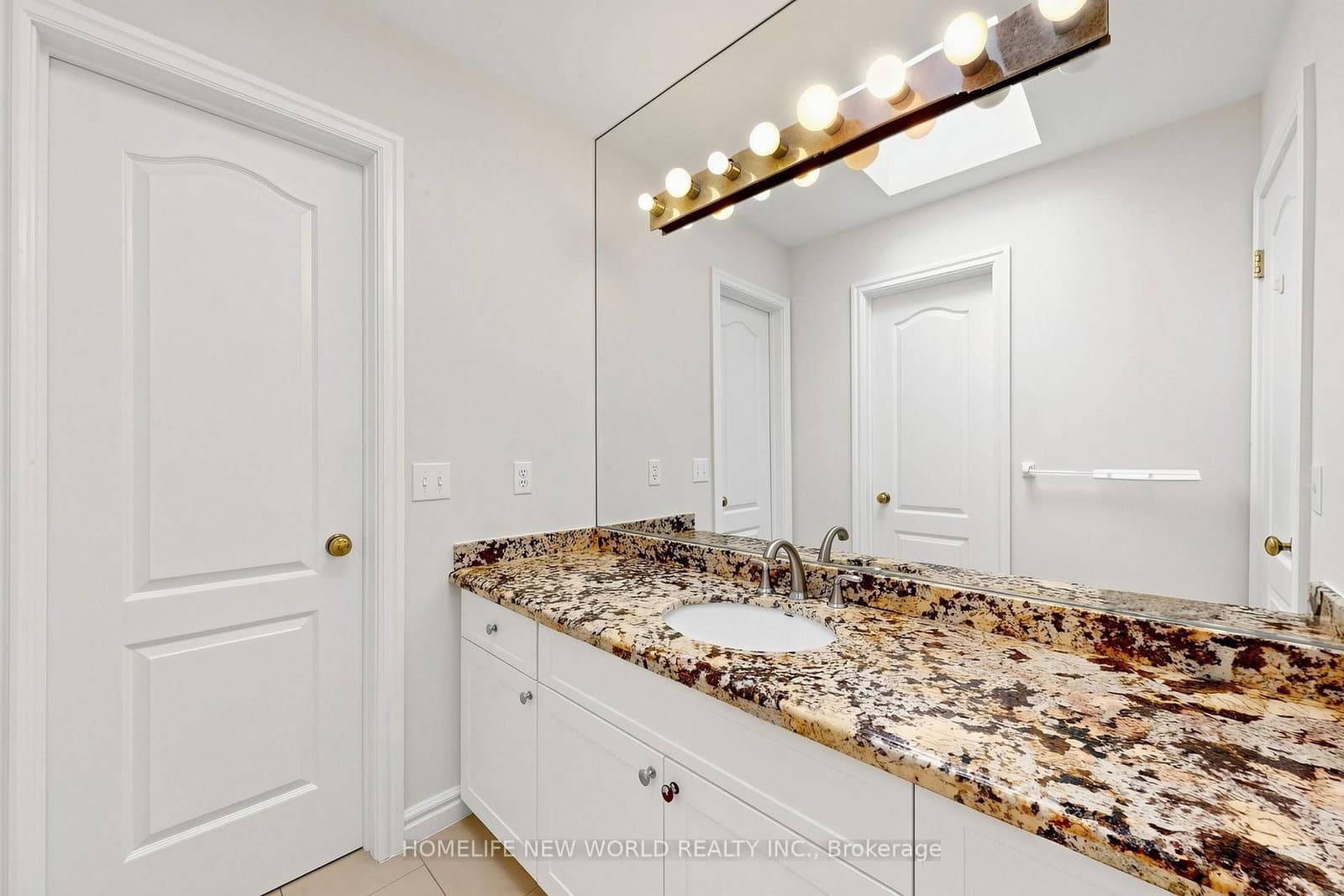 27 Walnut Glen Place thumbnail 31