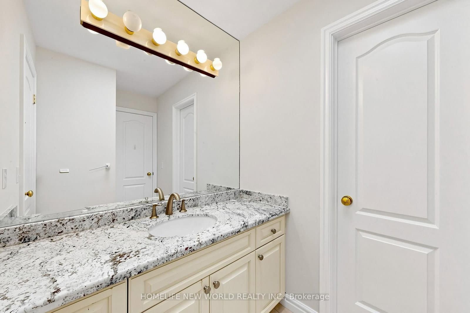 27 Walnut Glen Place thumbnail 35