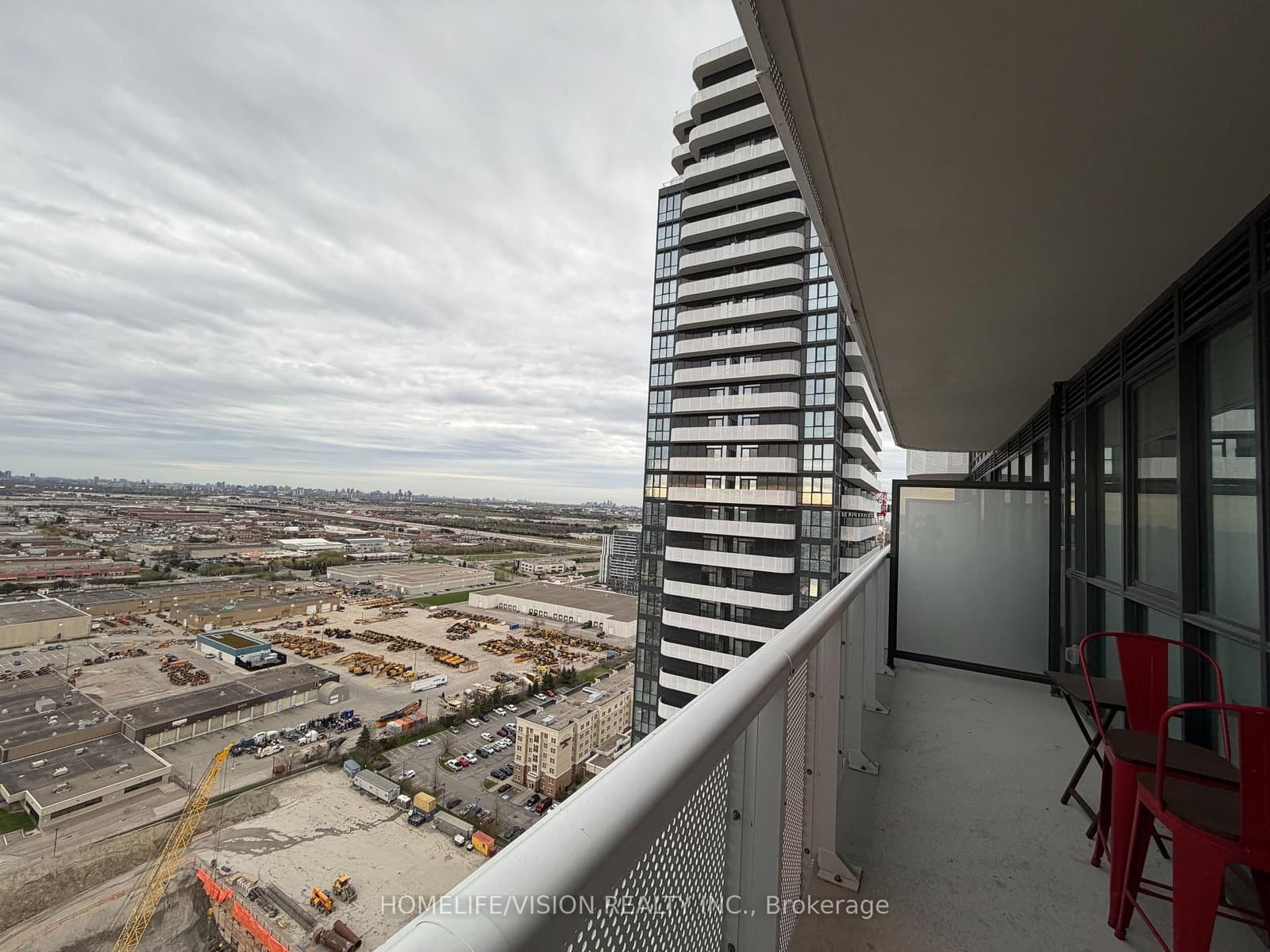 8 Interchange Way, Unit 3207 thumbnail 17
