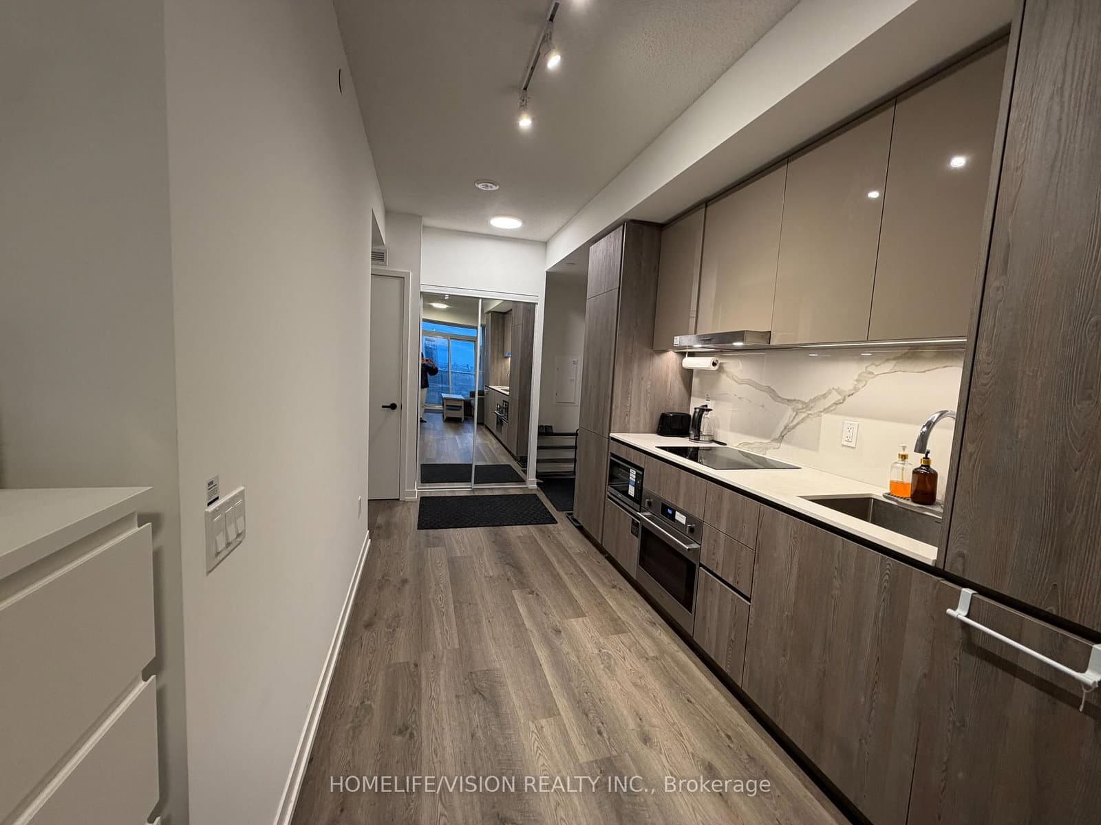 8 Interchange Way, Unit 3207 thumbnail 5
