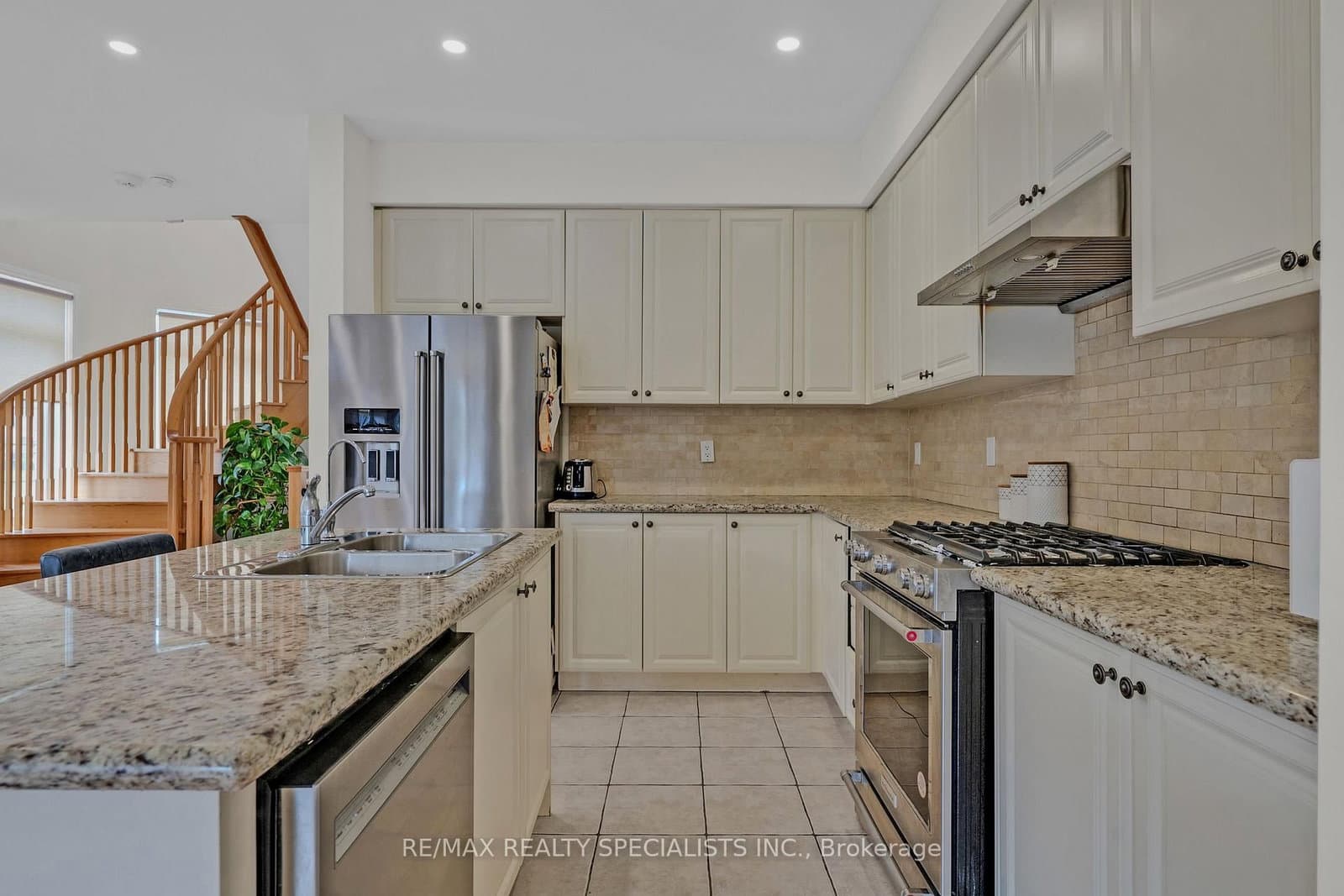 177 East's Corners Boulevard thumbnail 16