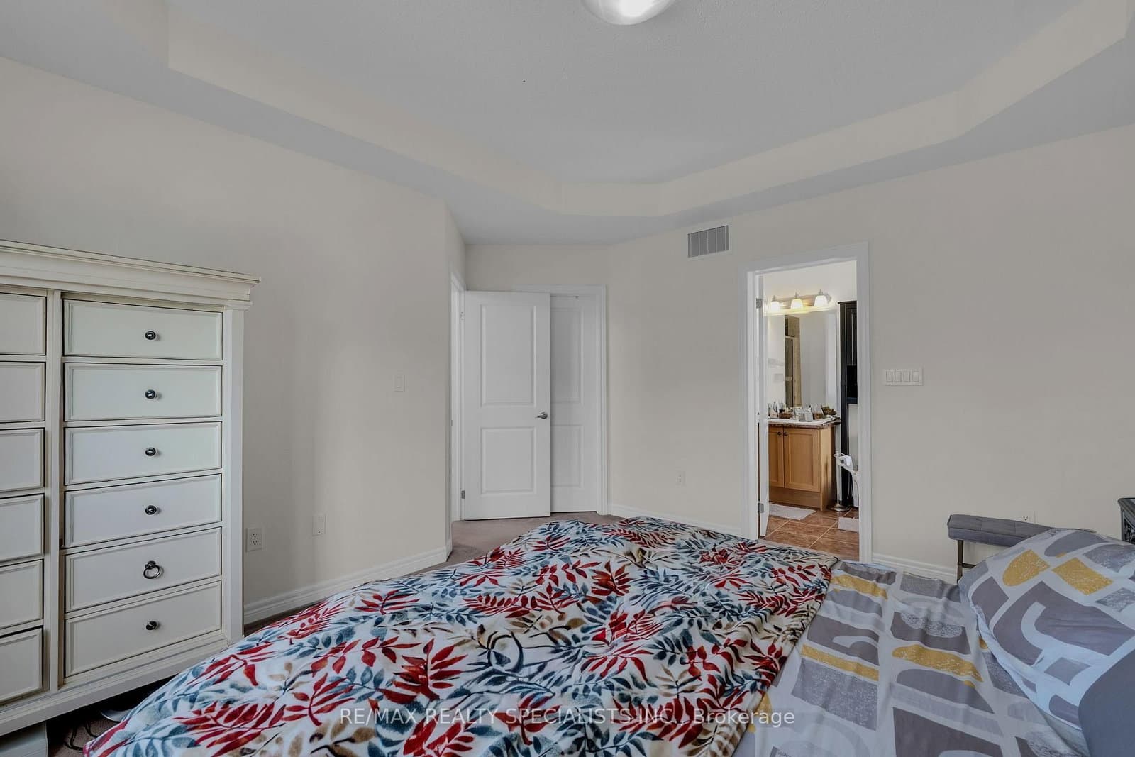 177 East's Corners Boulevard thumbnail 22