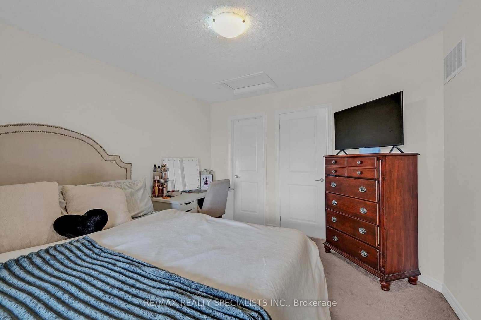 177 East's Corners Boulevard thumbnail 30