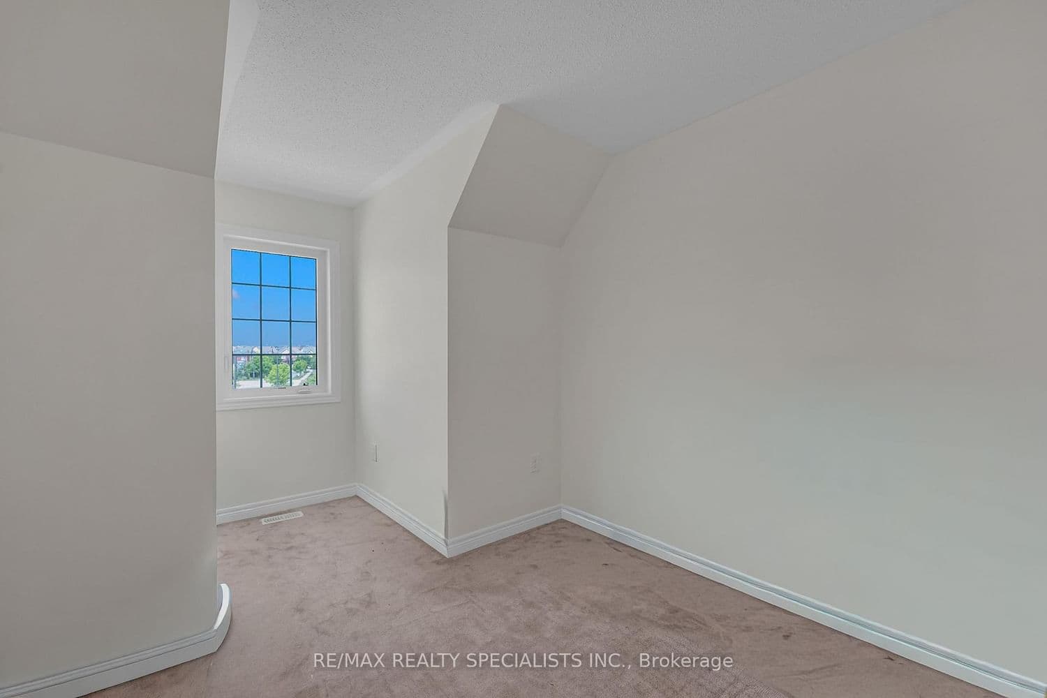 177 East's Corners Boulevard thumbnail 32