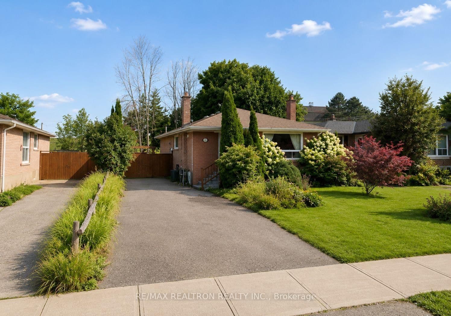 13 Aurora Heights Drive, Unit Basement - Image 1