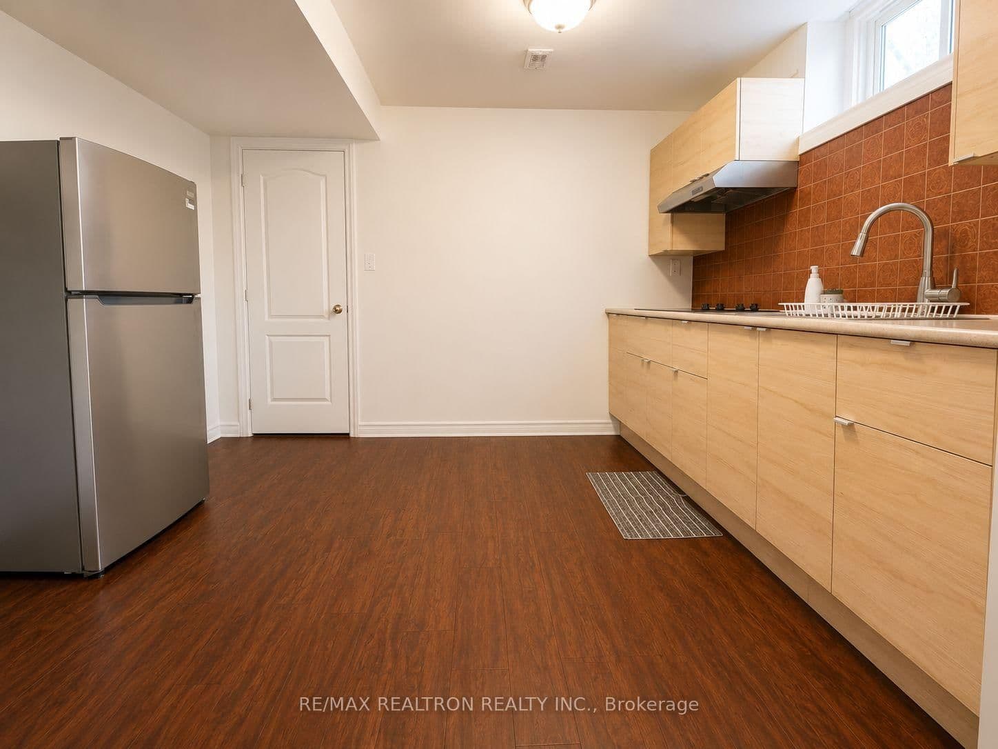 13 Aurora Heights Drive, Unit Basement thumbnail 7