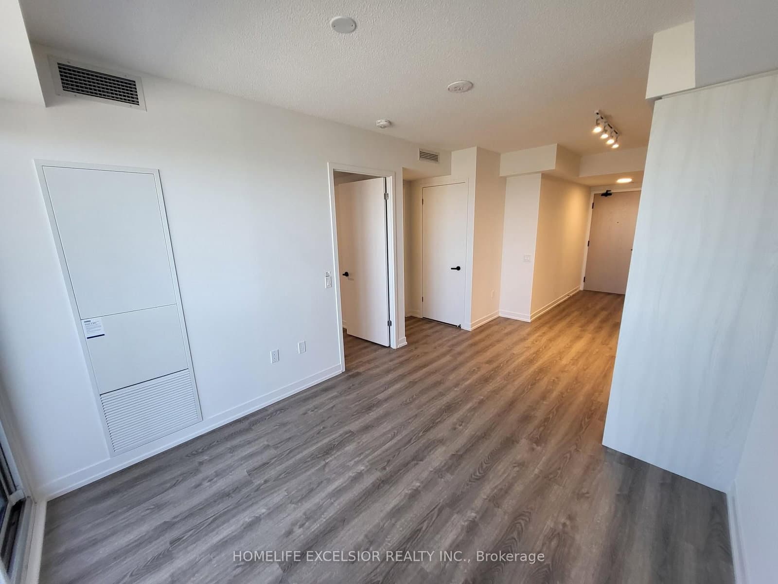 195 Commerce Street, Unit 2808 thumbnail 4