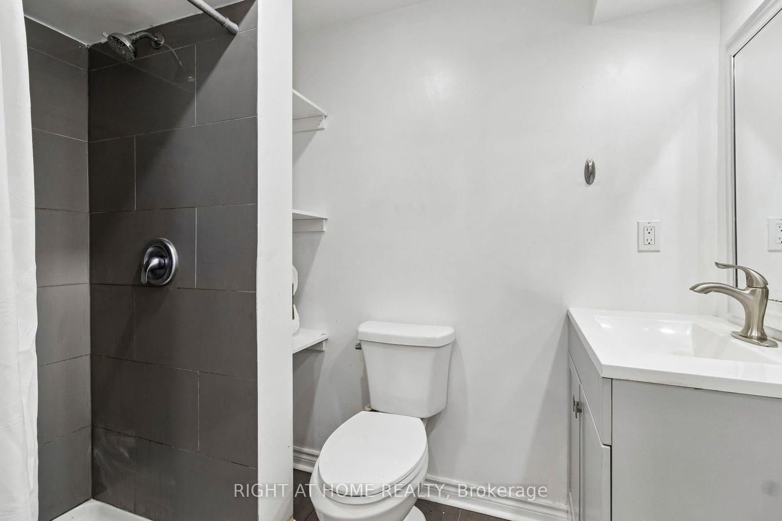 116 Nasir Crescent thumbnail 36
