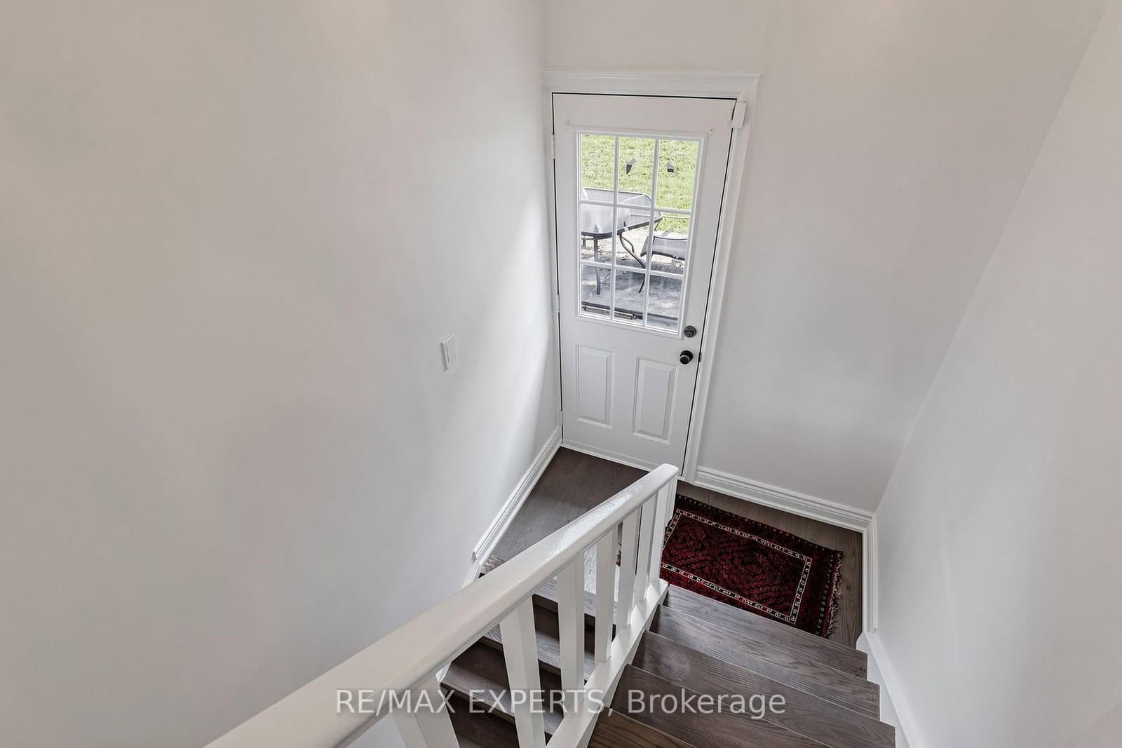 8 Longbridge Road thumbnail 29