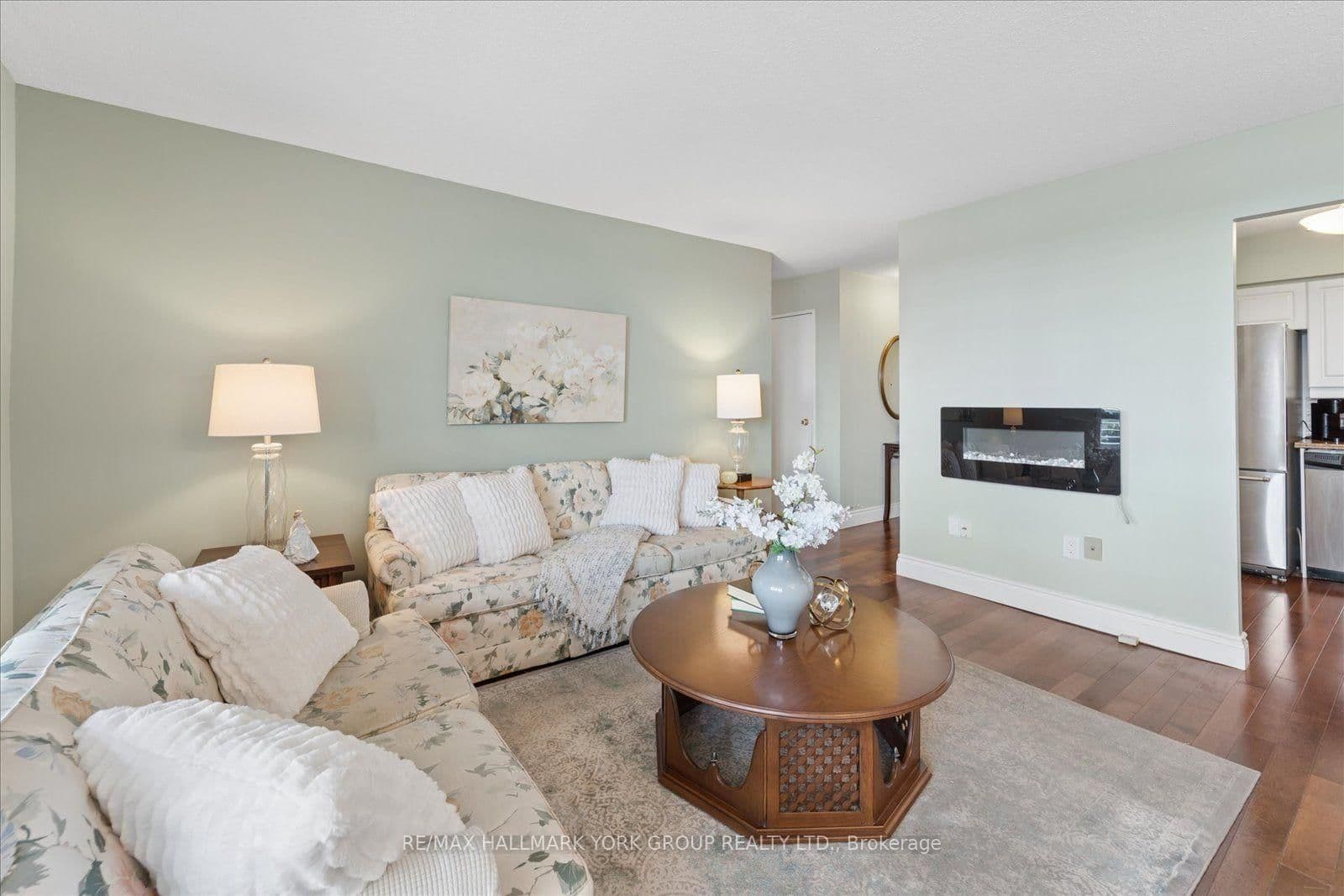 20 William Roe Boulevard, Unit 405 thumbnail 10