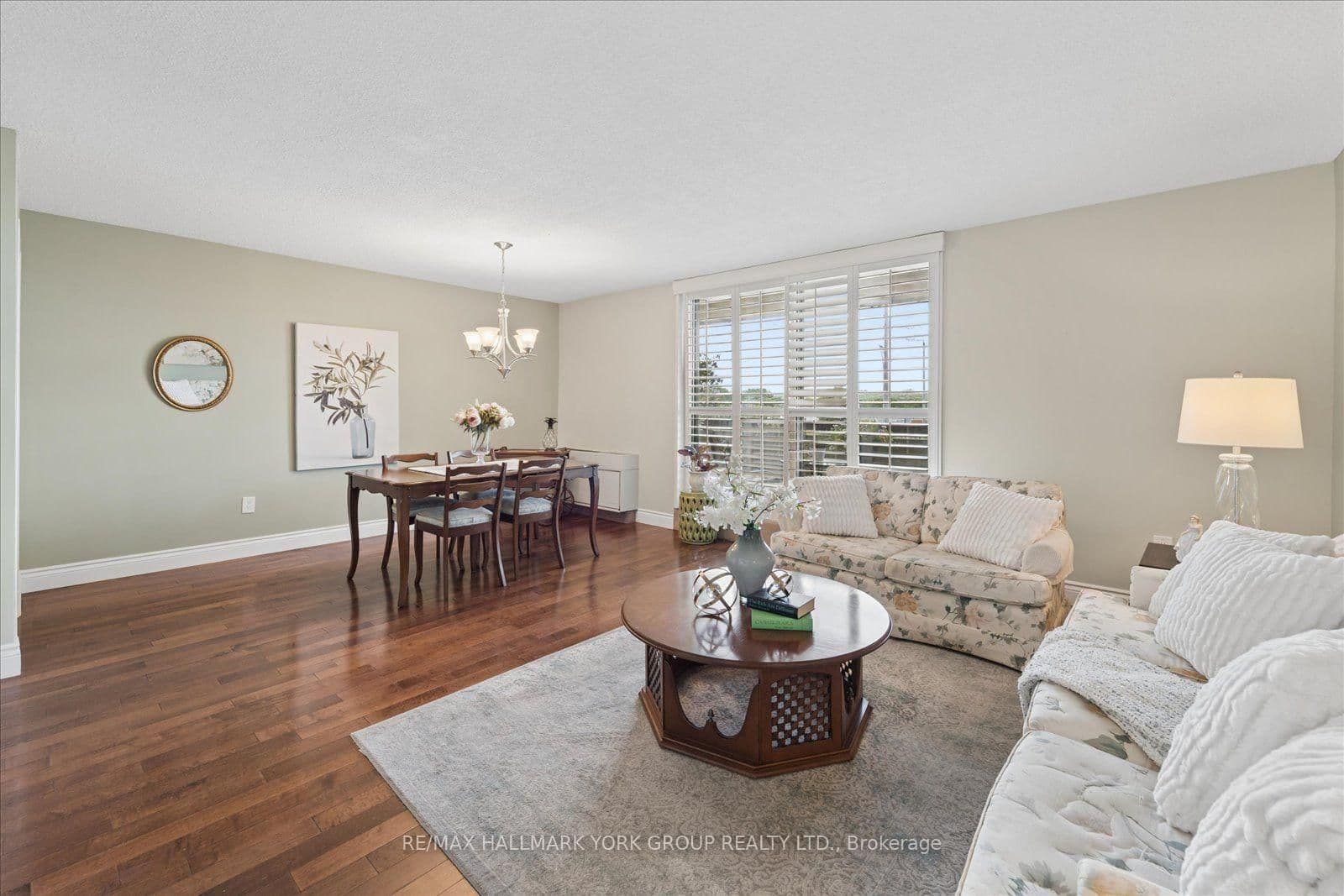 20 William Roe Boulevard, Unit 405 thumbnail 11