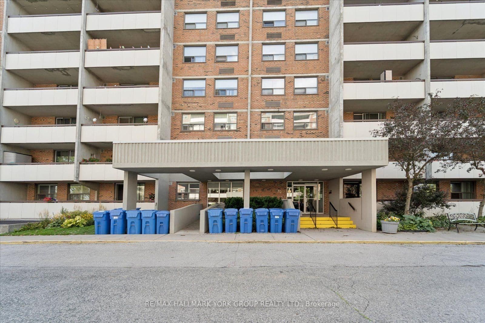 20 William Roe Boulevard, Unit 405 thumbnail 5