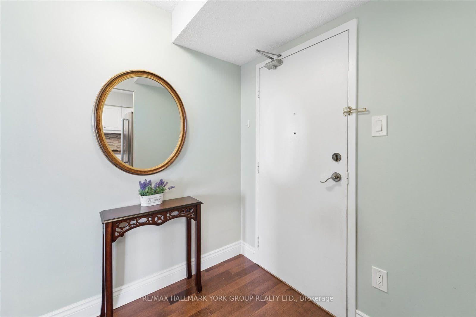 20 William Roe Boulevard, Unit 405 thumbnail 7