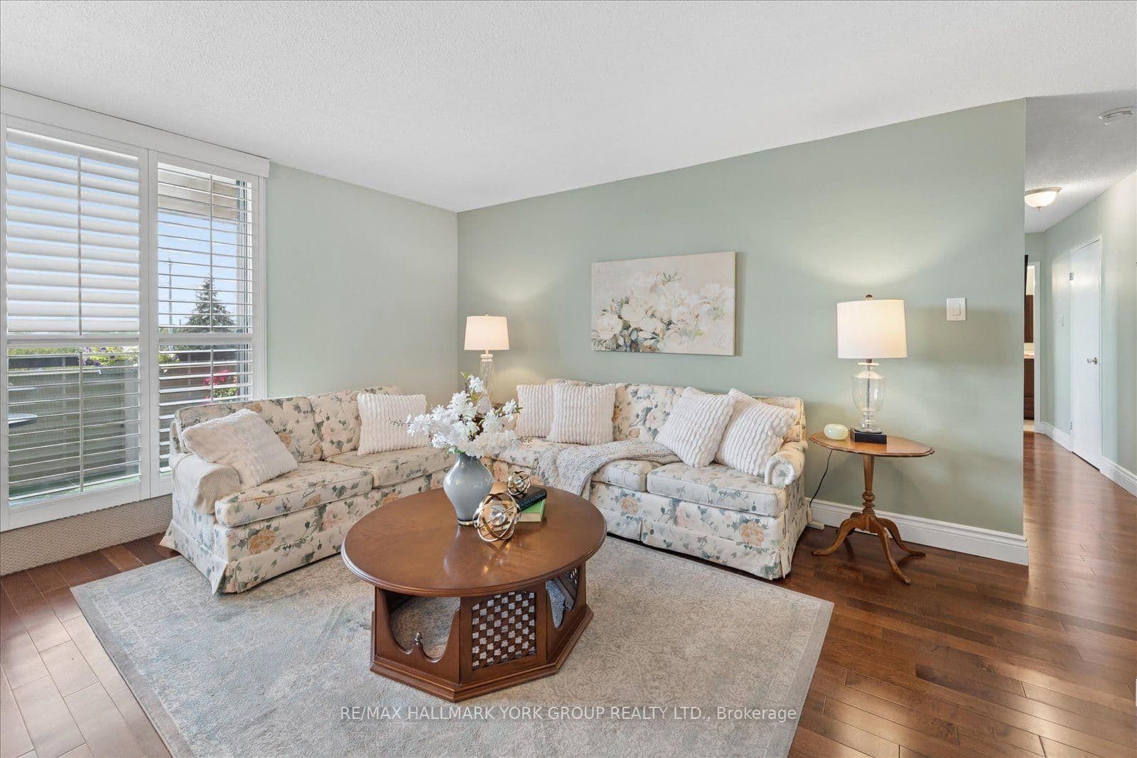 20 William Roe Boulevard, Unit 405 thumbnail 9